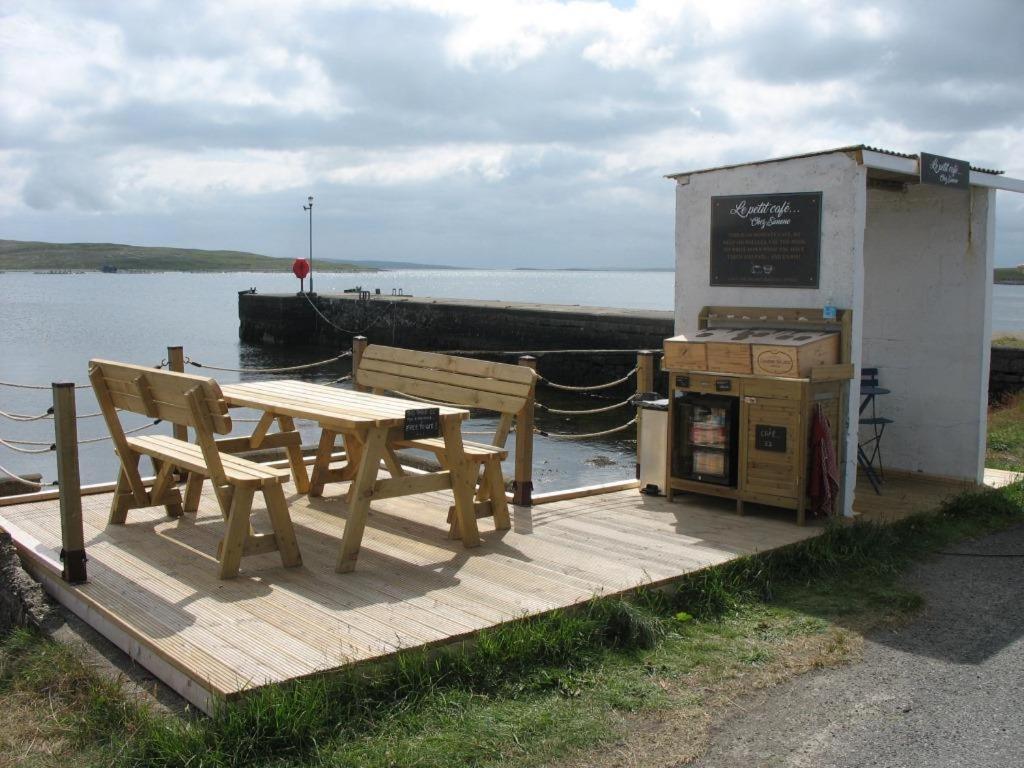 The Uyeasound Old Pier Cottage Belmont  Esterno foto